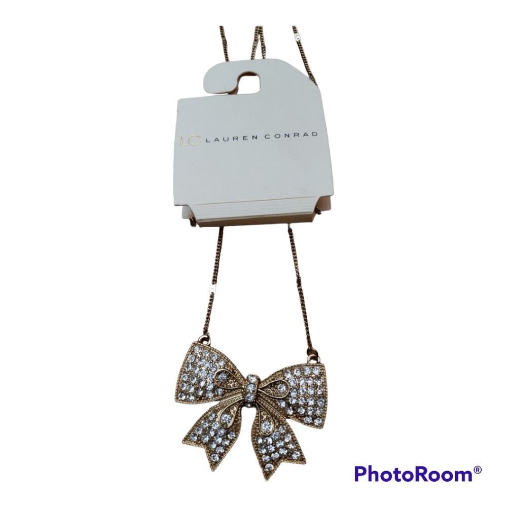 Unique Bow Necklace. Vintage Laura Conrad ♡